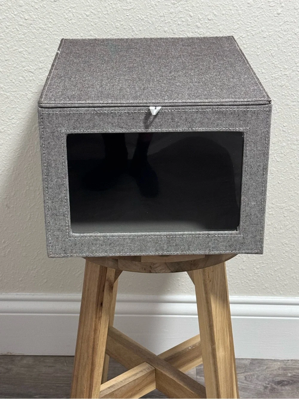 Like New The Container Store Cambridge Drop-Front Shirt Box Grey Linen